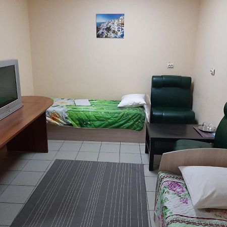 Motel Roza Vetrov Omszk Kültér fotó